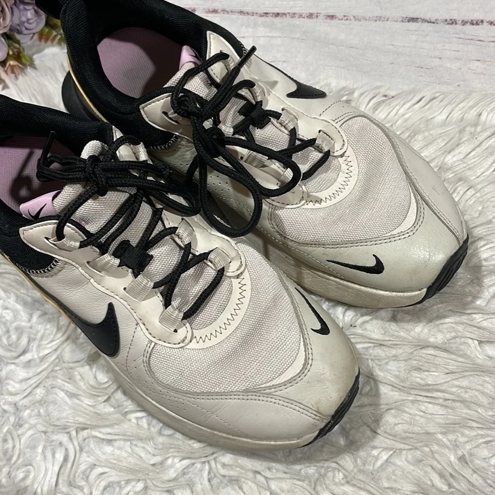 Nike Air Max Cream Gold Lace Up Verona Sneakers